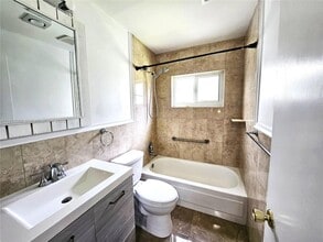 1040 NW 73rd Terrace in Margate, FL - Building Photo - Building Photo