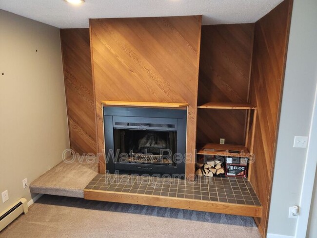 property at 3811 Iowa Dr