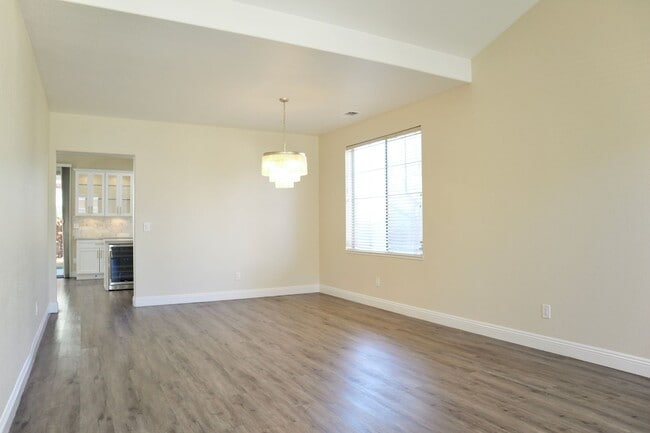 5003 Spring Crest Terrace in Fremont, CA - Foto de edificio - Building Photo