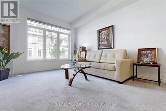 4-4 Eaton Park Ln in Toronto, ON - Building Photo - Building Photo