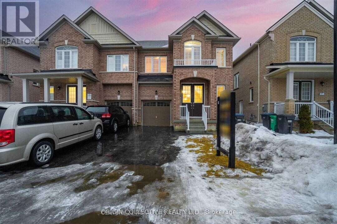 15 Germain Cir in Brampton, ON - Building Photo