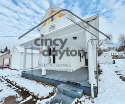 110 N River St in Franklin, OH - Building Photo