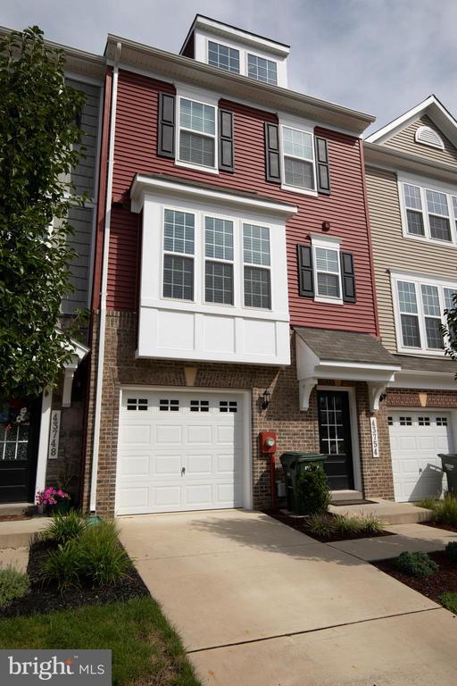 property at 43754 Winterberry Wy