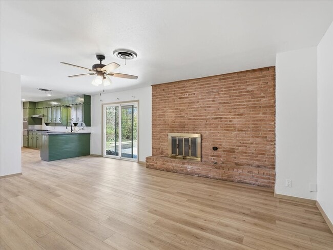 1200 Thomas St in Denton, TX - Building Photo - Building Photo