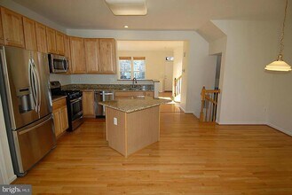 13950 Lullaby Rd in Germantown, MD - Building Photo - Building Photo