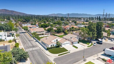 18259 Minnehaha St in Los Angeles, CA - Building Photo - Building Photo