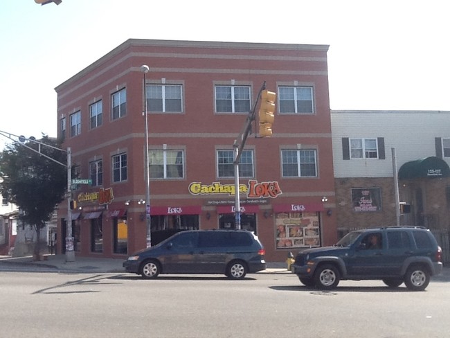 129 Bloomfield Ave in Newark, NJ - Foto de edificio - Building Photo