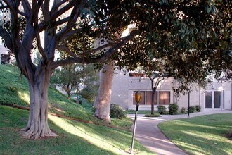 10400 Caminito Cuervo in San Diego, CA - Building Photo - Building Photo