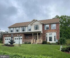 13529 Persian Ct in Woodbridge, VA - Building Photo