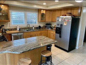 303 S Freeman St in Oceanside, CA - Foto de edificio - Building Photo