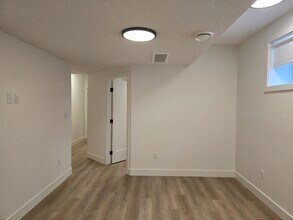 10975-10130 130 St in Edmonton, AB - Building Photo - Building Photo