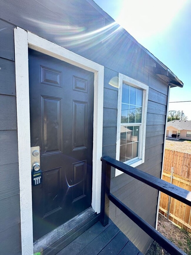 property at 715 E Harris Ave