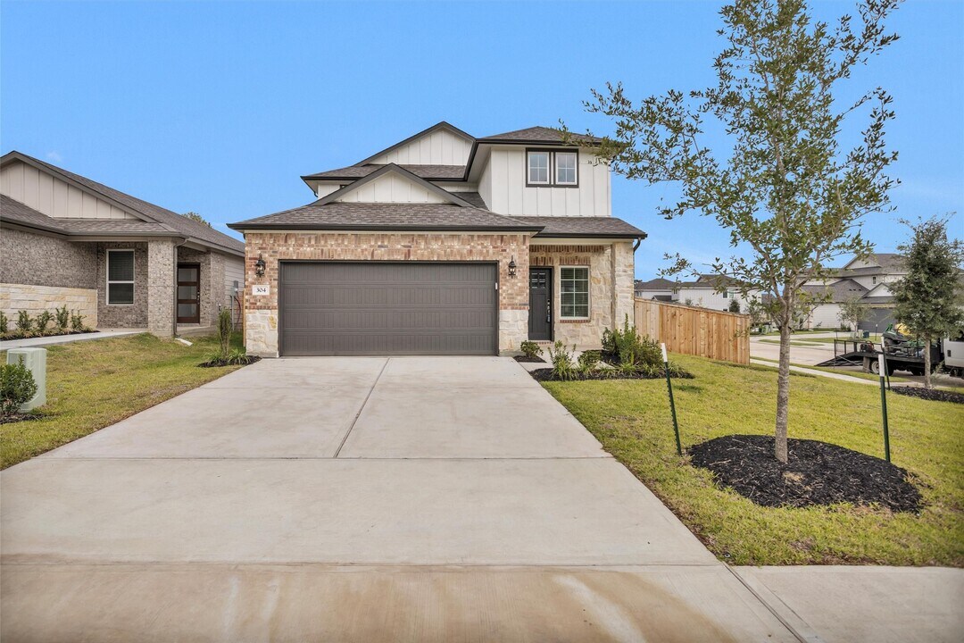 304 Willow Sage Ct in Montgomery, TX - Foto de edificio