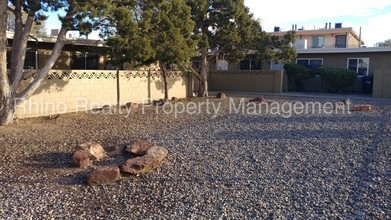 240 Charleston St NE-Unit -1 in Albuquerque, NM - Building Photo - Building Photo