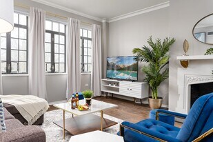 2211 E 67th St, Unit 802 in Chicago, IL - Building Photo