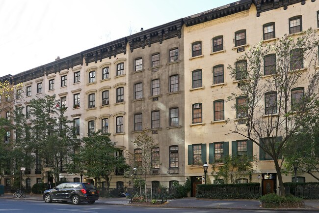 456 W 23rd St in New York, NY - Building Photo - Building Photo
