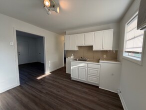 705 Glover St, Unit E in Greensboro, NC - Building Photo - Building Photo