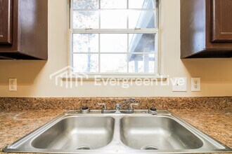 425 Forest Grove Cir in Columbia, SC - Building Photo - Building Photo