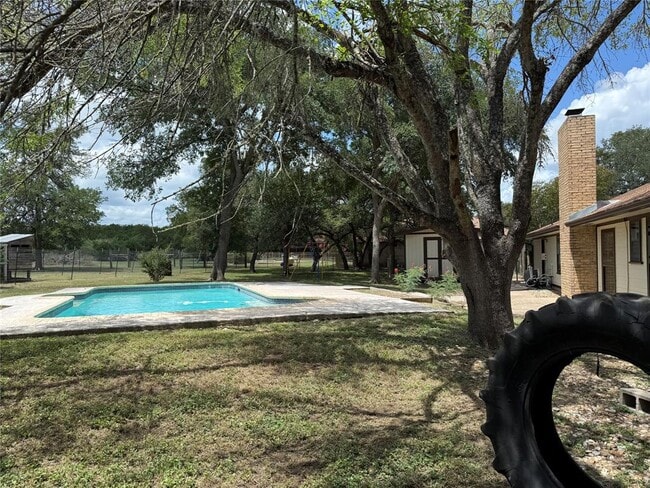 331 Live Oak Dr in Mountain City, TX - Building Photo - Building Photo