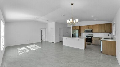 638 Meadows Edge Pl in Lake Wales, FL - Foto de edificio - Building Photo