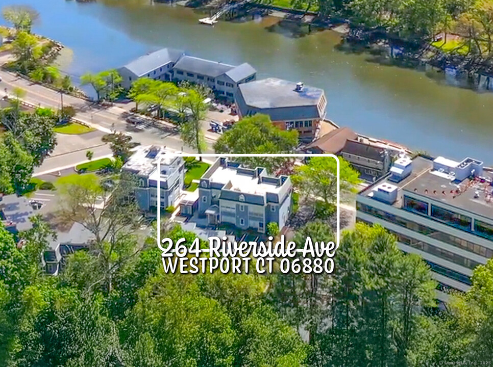 264 Riverside Ave in Westport, CT - Building Photo