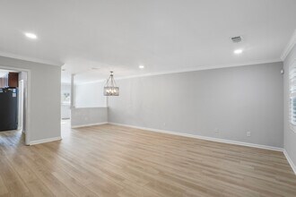 115 Winding River Dr in Atlanta, GA - Building Photo - Building Photo