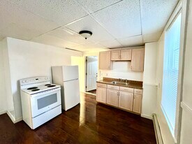 115 Summer St, Unit UNIT 1 in North Brookfield, MA - Building Photo
