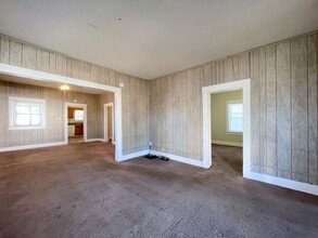 929 E Sherman St in Hutchinson, KS - Building Photo - Building Photo