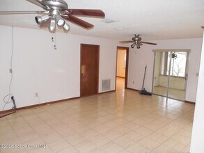 1492 Autumn Woods Dr in Melbourne, FL - Building Photo - Building Photo