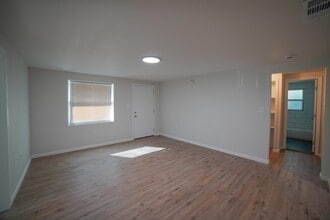 5057 Tillie Ln in Tallahassee, FL - Building Photo - Building Photo