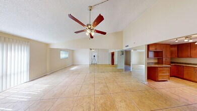 50 SE 12th St in Boca Raton, FL - Building Photo - Building Photo