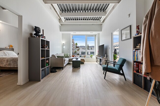 Inglewood Lofts in Edmonton, AB - Building Photo - Building Photo