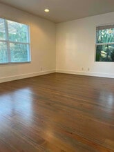 215 Pilgrim Rd in West Palm Beach, FL - Building Photo - Building Photo