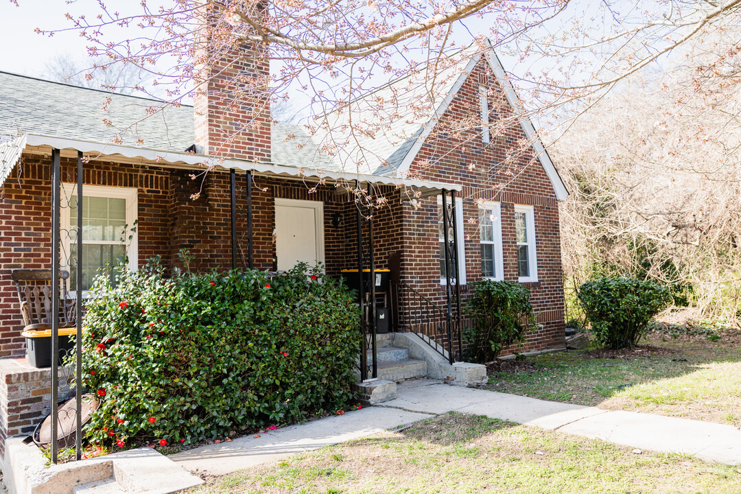 1213 W Friendly Ave in Greensboro, NC - Building Photo