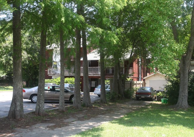 3313 Iowa St in Baton Rouge, LA - Foto de edificio - Building Photo