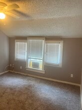 582 N Volusia Ave, Unit E in Orange City, FL - Foto de edificio - Building Photo