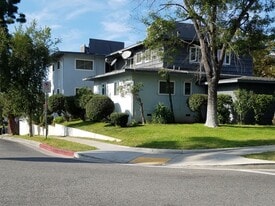 9825 S Crenshaw Blvd in Inglewood, CA - Building Photo