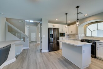 10908 Royal Highlands St in Las Vegas, NV - Building Photo - Building Photo
