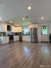 296 Oak St in South Amboy, NJ - Building Photo - Building Photo