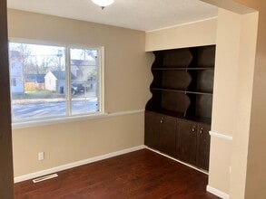 1011 E Mcclernon St in Springfield, MO - Building Photo - Building Photo