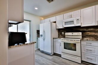 5847 Summerfield Ct-Unit -46d in Fort Pierce, FL - Building Photo - Building Photo