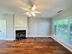 10414 Roundleaf Dr in Charlotte, NC - Building Photo - Building Photo