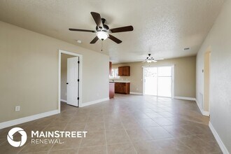 18663 Van Nuys Cir in Port Charlotte, FL - Building Photo - Building Photo