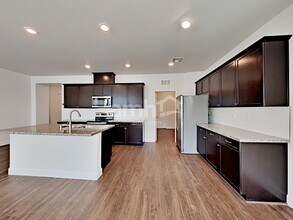 1525 Golden Hour Ave in North Las Vegas, NV - Building Photo - Building Photo