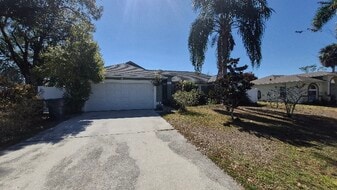 614 Caribou Ct in Kissimmee, FL - Building Photo