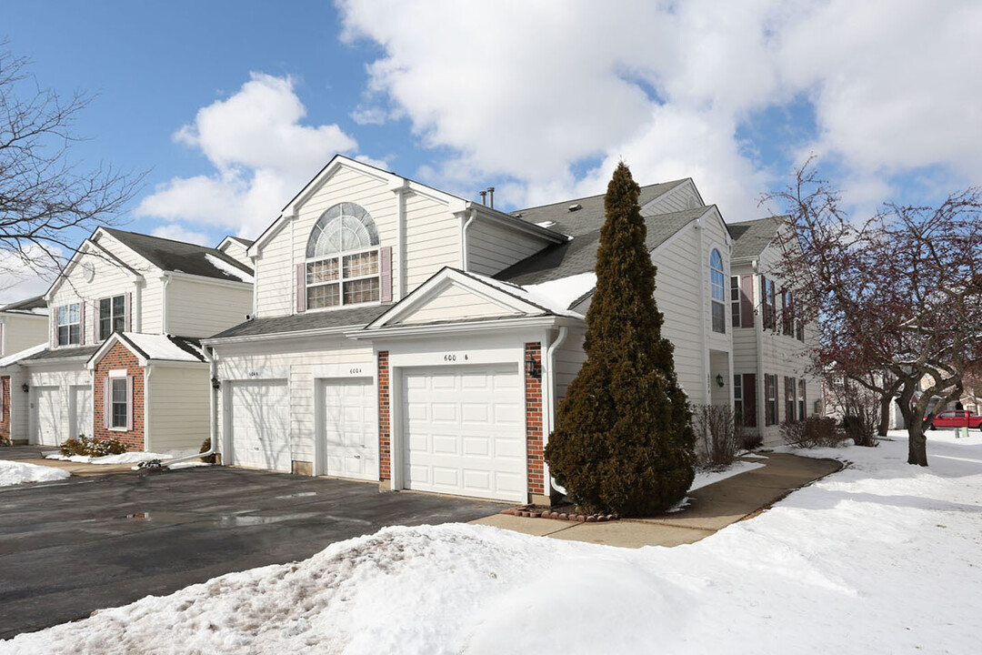 600 W Streamwood Blvd in Streamwood, IL - Building Photo