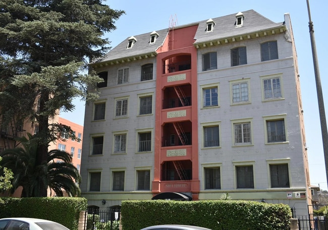 Alexandria Gramercy, LLC in Hollywood, CA - Foto de edificio - Building Photo