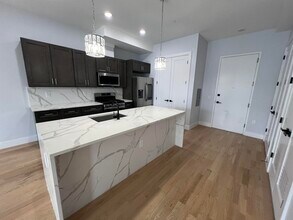 52 Cambridge Ave in Jersey City, NJ - Foto de edificio - Building Photo