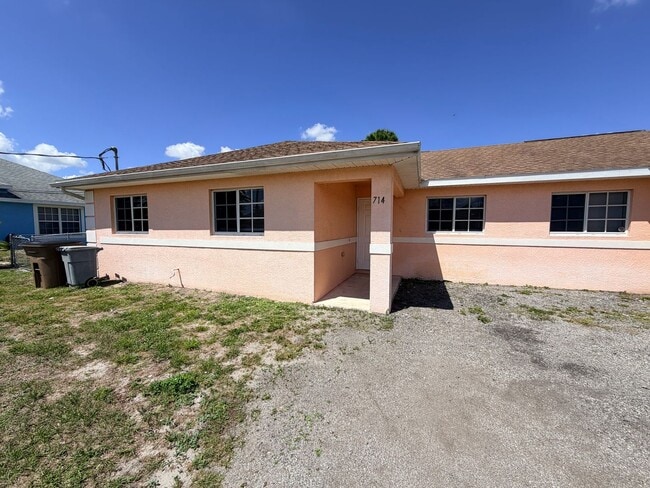 714 Jack Ave S in Lehigh Acres, FL - Building Photo - Building Photo