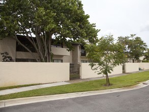 Riverwood in Miami, FL - Building Photo - Building Photo